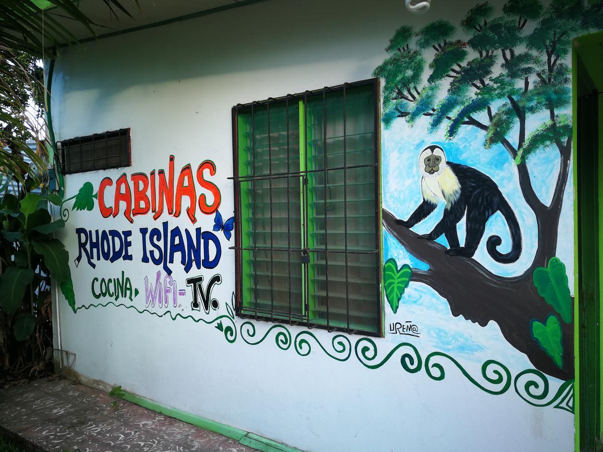 Cabinas Rhode Island Ostello Cahuita Esterno foto