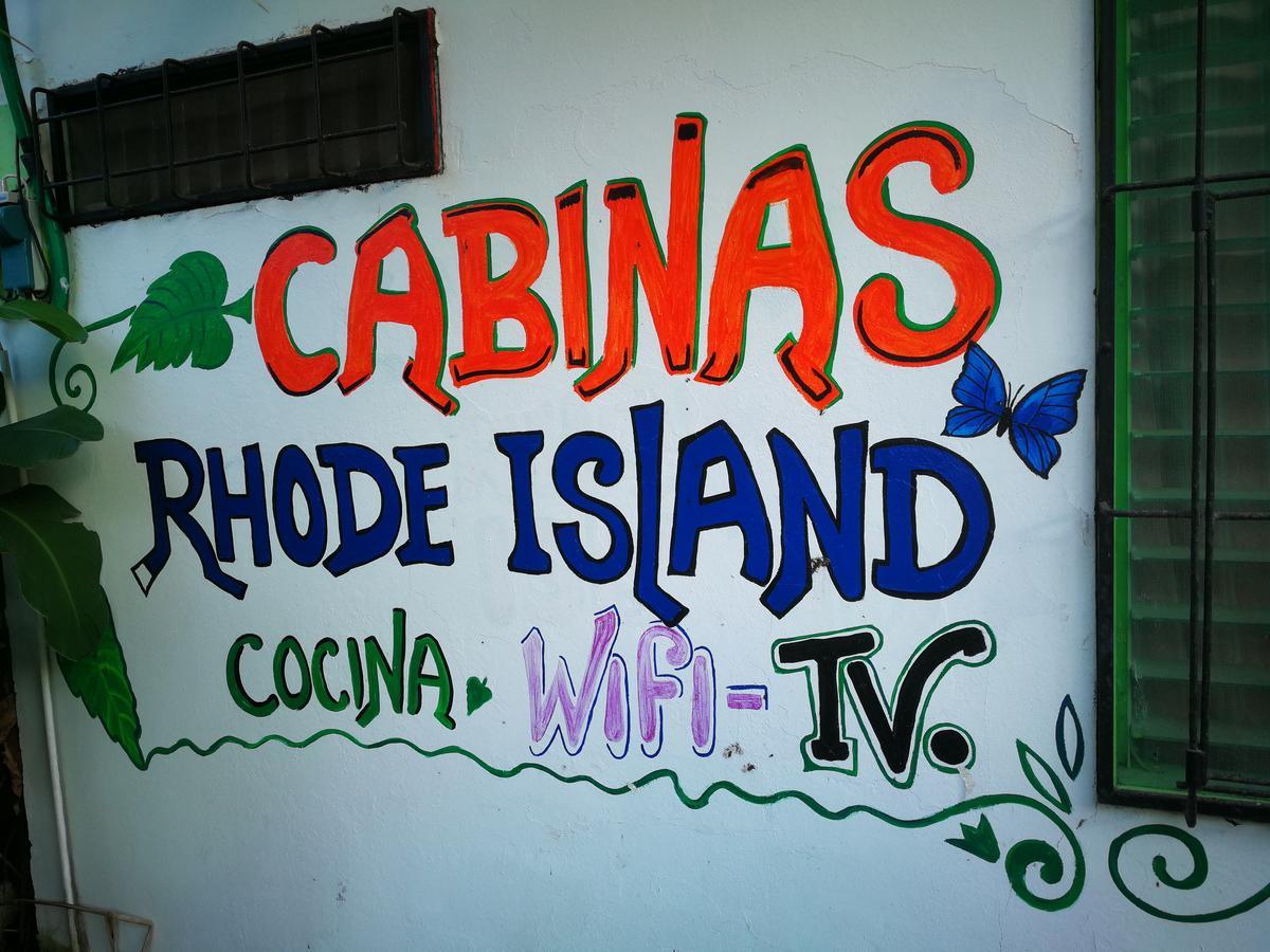 Cabinas Rhode Island Ostello Cahuita Esterno foto